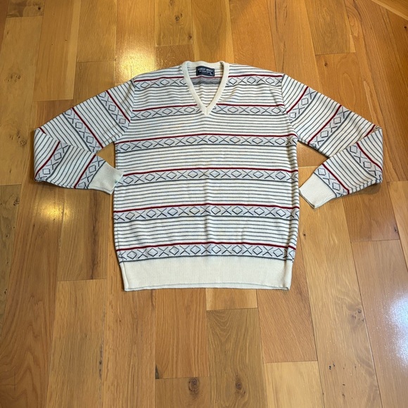 Vintage Robert Bruce XL V-Neck Sweater.  100% Acrylic, Cream/Gray/Red Striped.** - Picture 2 of 7